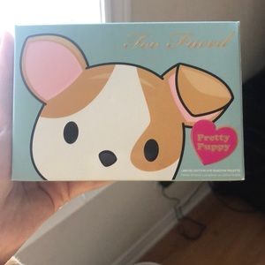 Too faced “pretty puppy” eye shadow